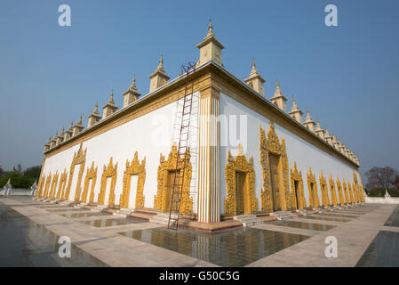 Außenseite des Atumashi buddhistisches Kloster, Mandalay, Mandalay Region, Myanmar Stockfoto