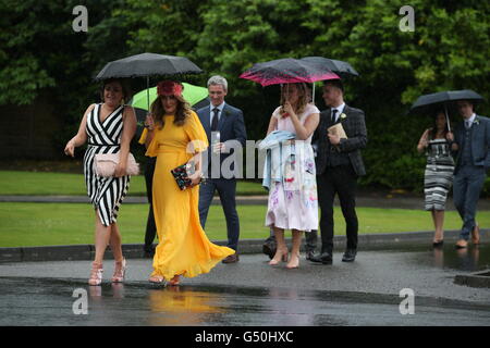 Gäste im Mar Hall Resort in Renfrewshire, anlässlich der Hochzeit von Schauspieler Martin Compston Tianna Chanel Flynn. Stockfoto