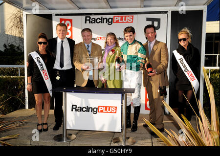 Horse Racing - Racing Plus Chase Tag - Kempton Park Stockfoto