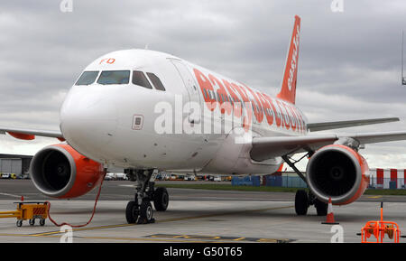 Ein easyJet-Passagierflugzeug am Flughafen London Southend in Essex. Stockfoto