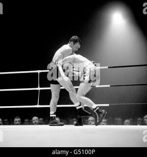 Boxen - British Lightweight Titel - Dave Charnley V Maurice Cullen - Königshalle, Manchester Stockfoto