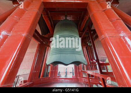 China, Beijing, pompösen Glockes Glockenturm Stockfoto