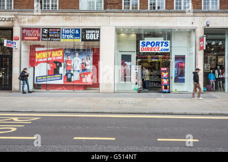 Sport Direct Com Store auf der Kensington High Street, London, England, Großbritannien Stockfoto