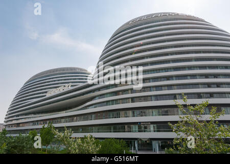 China, Beijing, Blick auf das Galaxy Soho-Gebäude Stockfoto