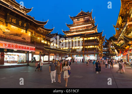 China, Shanghai, verziert und beleuchtete Häuser in der Altstadt, das neu erbaute alte Stadt Shanghai Stockfoto