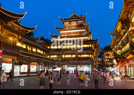 China, Shanghai, verziert und beleuchtete Häuser in der Altstadt, das neu erbaute alte Stadt Shanghai Stockfoto