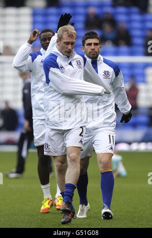 Fußball - Barclays Premier League - Everton gegen Tottenham Hotspur - Goodison Park. Evertons Tony Hibbert beim Aufwärmen Stockfoto