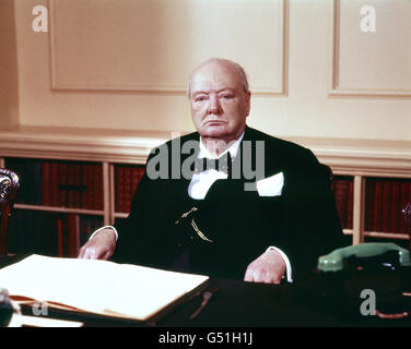 Sir Winston Churchill im Kabinettsaal in der Downing Street 10. Stockfoto