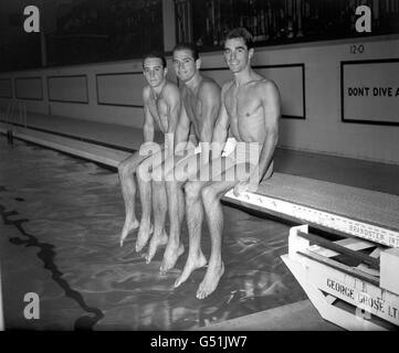 Tauchen - Mexico Olympic Diving Team - York Hall, London. Mitglieder des mexikanischen Tauchteams. (l-r) Joaquin Capilla, Gustavo Somohand und Diego Mariscal. Stockfoto