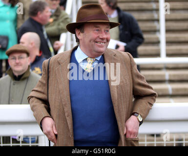 Pferderennen - 2012 Cheltenham Festival - Tag Vier - Cheltenham Rennbahn. Trainer Nicky Henderson während des vierten Tages des Cheltenham Fesitval 2012 auf der Cheltenham Racecourse, Gloucestershire. Stockfoto