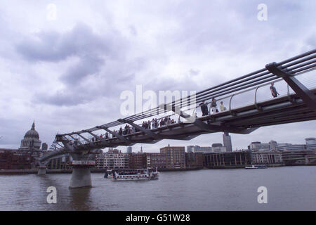 Millennium-Brücke Stockfoto