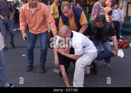 Euro 2000 Brüssel Gewalt Festnahmen Stockfoto