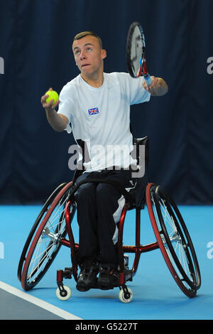 Der britische Andrew Lapthorne in Aktion während einer Trainingseinheit im National Tennis Center, Roehampton. Stockfoto