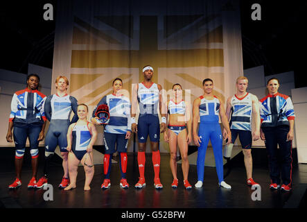 (Von links nach rechts) Christine Ohuruogu, Jody Cundy, Eleanor Simmonds, Shanaze Reade, Phillips Idowu, Jessica Ennis, Louis Smith, Jonnie Peacock und Heather fielen, als Adidas das British Team Kit enthüllte, das von Stella McCartney während einer Fotowand im Tower of London entworfen wurde. Stockfoto