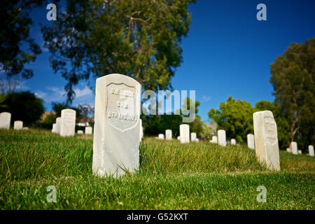Ein Grab Marker für ein Infanterie-Soldat auf dem Los Angeles National Friedhof. Stockfoto