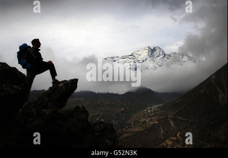 Wandern mit The Wounded Mount Everest-expedition Stockfoto