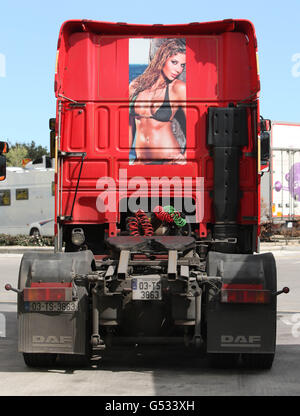 Generisches Foto von Lastkraftwagen im Hafen von Dublin. Stockfoto