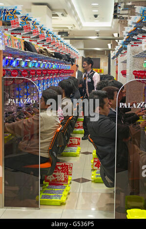 Pachinko Salon in Tokio Stockfoto