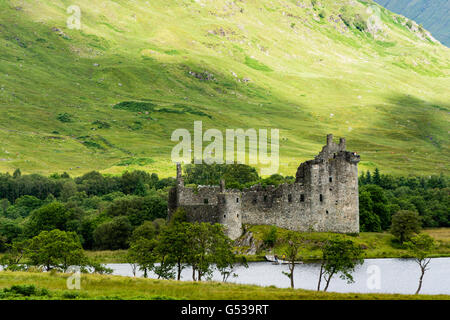 Großbritannien, Schottland, Argyll und Bute, Dalmally Loch Awe, Blick auf die Burgruine Kilchurn Stockfoto