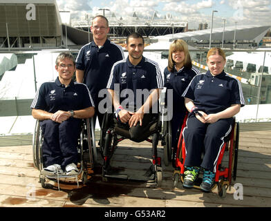 Das britische Powerlifting-Team (von links nach rechts) Anthony Peddle, Jason Irving, Ali Jawad, Zoe Newson und Natalie Blake während der Ankündigung im Deloitte House, London. Stockfoto