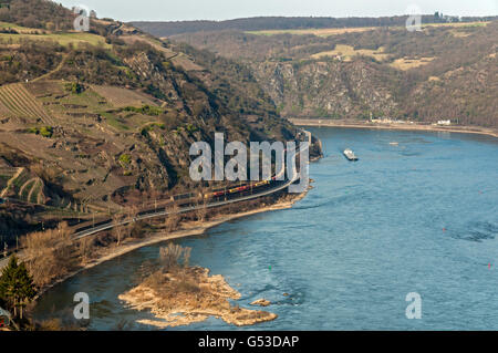 Blick auf die Rheinschlucht, UNESCO-Weltkulturerbe von oben Oberwesel, Rheinland-Pfalz Stockfoto