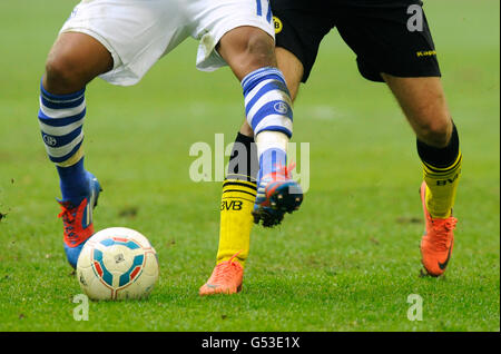 Lokalderby zwischen der Fußballvereine FC Schalke 04 und Borussia Dortmund, Schalke 1 - Dortmund 2, Veltins-Arena Stockfoto