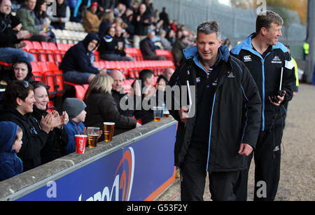Rugby Union - RaboDirect PRO12 - Glagsow Warriors / Cardiff Blues - Firhill. Sean Lineen, Cheftrainer der Glasgow Warriors, vor dem Start Stockfoto