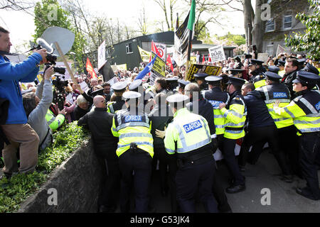 Demonstranten Streikposten Arbeitskonferenz Stockfoto