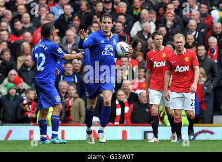 Fußball - Barclays Premier League - Manchester United / Everton - Old Trafford. Evertons Nikica Jelavic feiert das dritte Tor seiner Seite Stockfoto