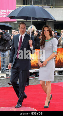 Der Herzog und die Herzogin von Cambridge bei der Filmpremiere von African Cats UK im BFI Southbank, London. Stockfoto