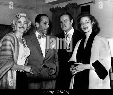 1951: Ein Star-Get-together: Bilder zeigen (l-r) Marilyn Maxwell, Humphrey Bogart, Bob Hope und Lauren Bacall (Bogarts Frau). Stockfoto