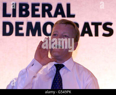 Parteivorsitzenden Charles Kennedy unterhält Delegierte auf der Liberaldemokratischen Konferenz in Bournemouth. Stockfoto