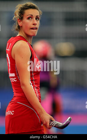 Großbritanniens Ashleigh Ball in Aktion während des Visa International Invitational Hockey Tournament in der Riverbank Arena, London. Stockfoto