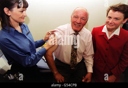 Sir Henry Cooper Grippeimpfung Stockfoto