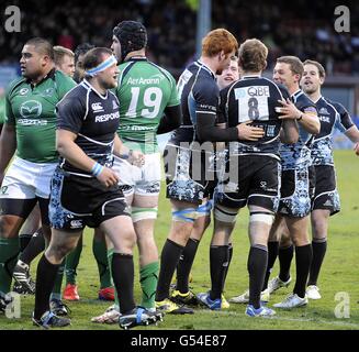 Rugby Union - RaboDirect PRO12 - Glasgow Warriors gegen Connacht - Firhill Stadium. Die Glasgow Warriors John Barclay feiert einen Versuch während des RaboDirect PRO12 im Firhill Stadium, Glasgow. Stockfoto