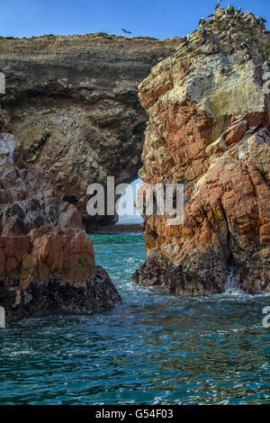 Felsen von Ballestas Inseln, Paracas, Ica, Peru. Stockfoto