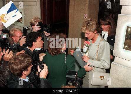 Royalty - Prinzessin von Wales Öffnung Kind Trauerfall Vertrauen - Royal College of Nursing Stockfoto