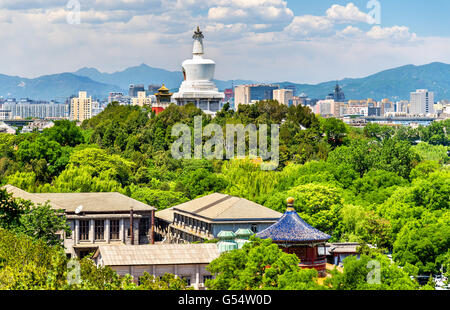 Blick auf die Weiße Dagoba auf Jade Insel - Beijing Stockfoto