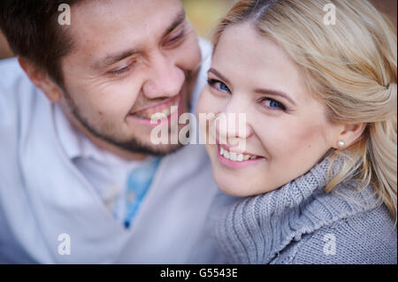 Porträt von glücklich lächelnde paar in Liebe hautnah Stockfoto