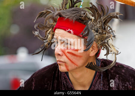 Aborigines First Nations Tänzerinnen bei Aborigines Tage-Victoria, British Columbia, Canada. Stockfoto