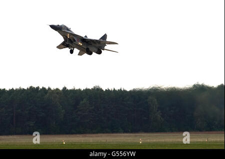 LASK, Polen. 26. September 2015. MiG 29 der polnischen Luftwaffe © Marcin Rozpedowski/Alamy Stock Foto Stockfoto