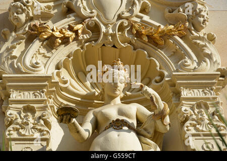 Statue der Hygieia, die Göttin/Personifizierung der Gesundheit, Sauberkeit und Hygiene auf die Kolonnaden in Marienbad. Stockfoto