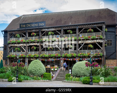 Dickens Inn St Katherines Dock Stockfoto