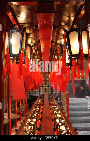 Laternen in der Man Mo Tempel in Hong Kong Stockfoto