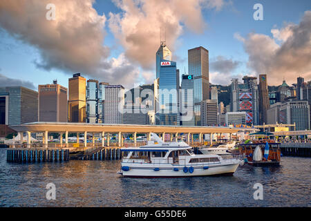 Hafen Sie Fähre Pier-Becken in Central, Hongkong. Stockfoto