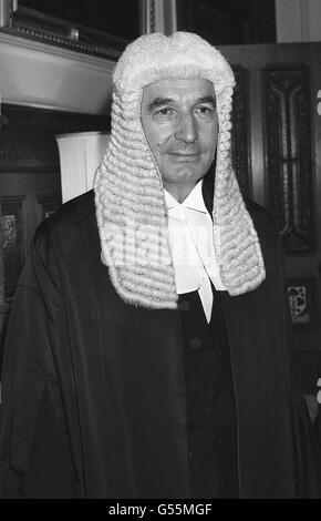 Der Sprecher des Unterhauses, Bernard Weatherill, als er sein Amt als 154. Sprecher des Unterhauses antrat. Stockfoto