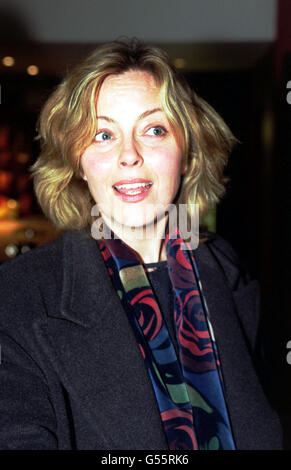 Goldene Schale Greta Scacchi Stockfoto