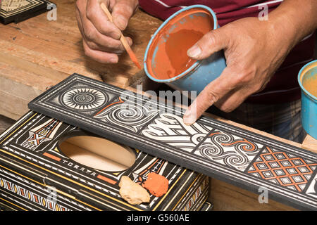 Sulawesi Selatan, Toraja Utara, Indonesien, Torajaland, Malerei, rock Gräber, Totenkult Stockfoto