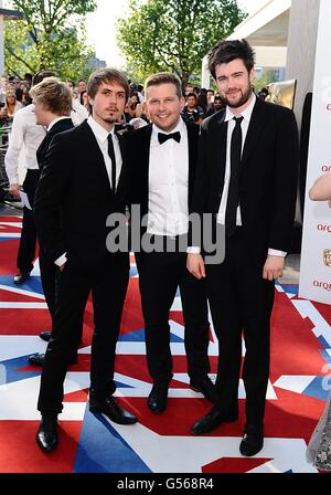 Joe Thomas, Greg McHugh und Jack Whitehall kommen zu den Arqiva British Academy Television Awards 2012 in der Royal Festival Hall, London Stockfoto