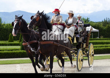 Turin, Italien. 19. Juni 2016. Am dritten Intenational Wettbewerb der traditionellen Angriffe. Gärten des Palastes von Venaria.  Dextery Rennen, ermöglicht und Eleganz Credit: Daniele Mattioda/Alamy Live-Nachrichten Stockfoto